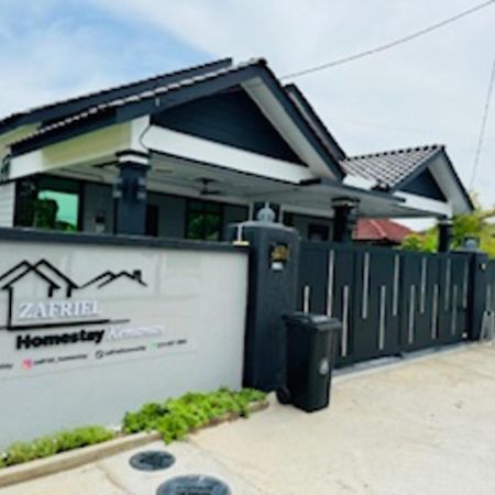 Zafriel Homestay Kemaman Kampong Geliga Besar Εξωτερικό φωτογραφία